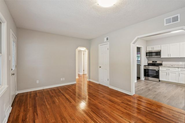 3901 54th Street, Des Moines, IA 50310