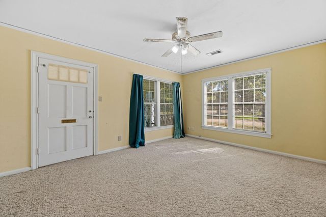 401 N Pruett Street, Baytown, TX 77520
