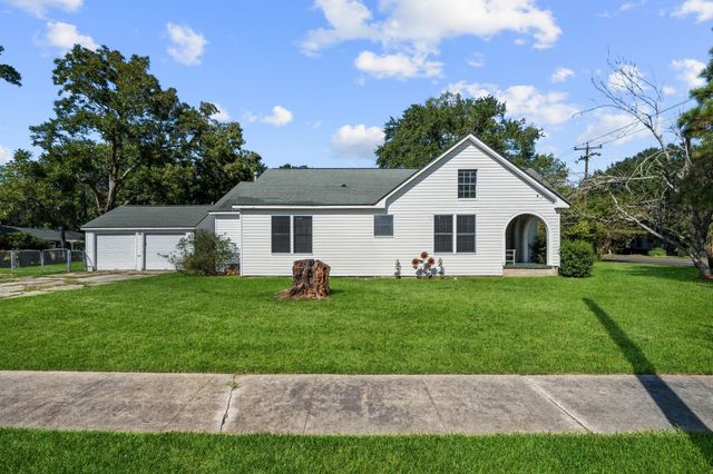 401 N Pruett Street, Baytown, TX 77520