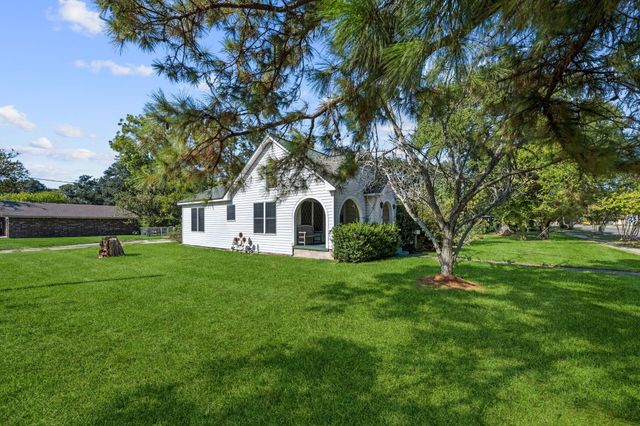 401 N Pruett Street, Baytown, TX 77520