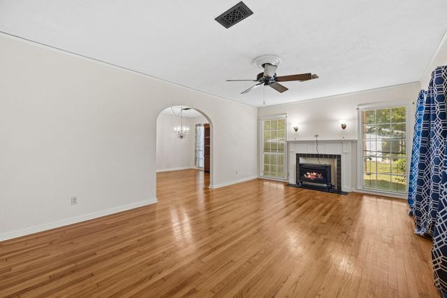 401 N Pruett Street, Baytown, TX 77520