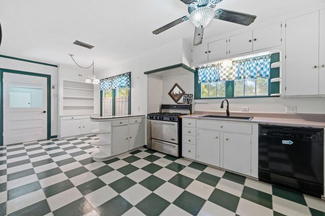 401 N Pruett Street, Baytown, TX 77520