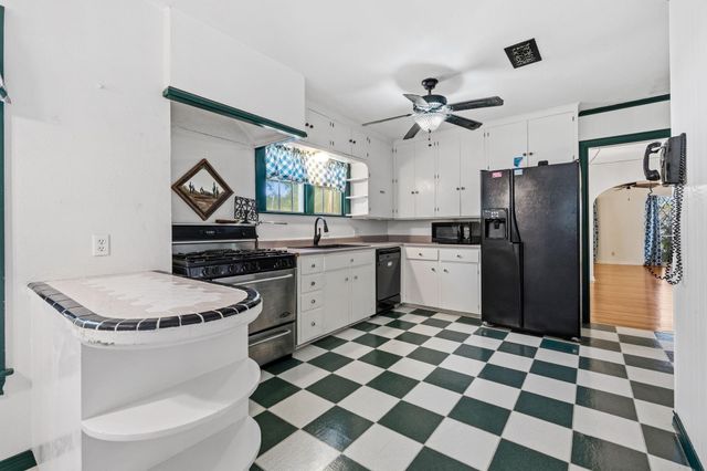 401 N Pruett Street, Baytown, TX 77520