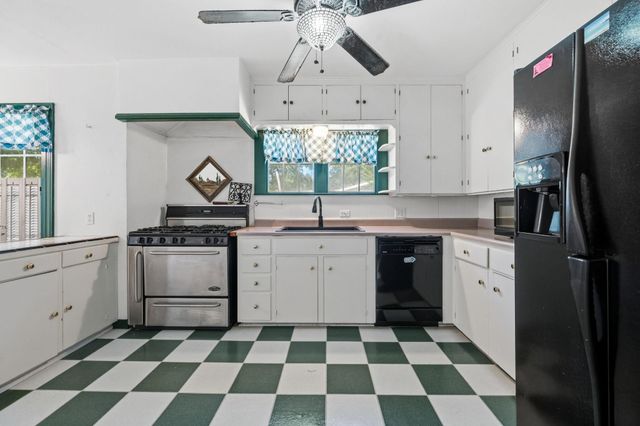 401 N Pruett Street, Baytown, TX 77520