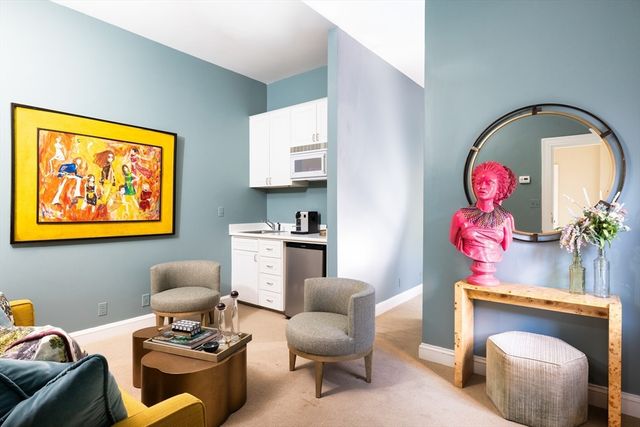 40 Singletree Rd, Brookline, MA 02467