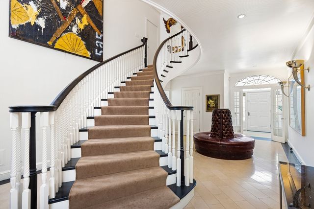 40 Singletree Rd, Brookline, MA 02467
