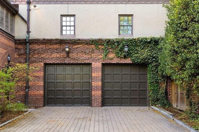 40 Singletree Rd, Brookline, MA 02467