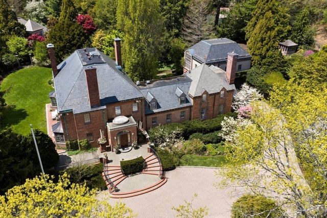 40 Singletree Rd, Brookline, MA 02467