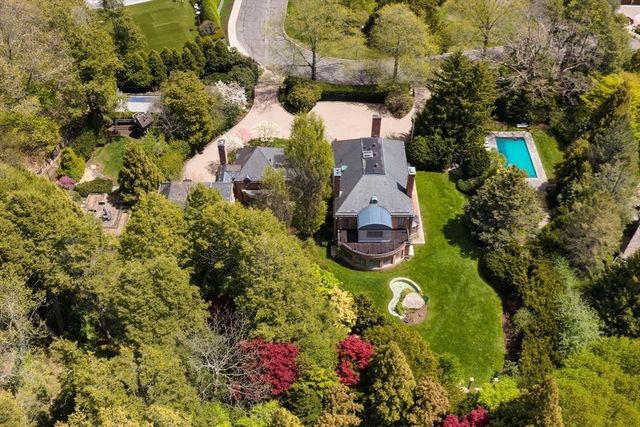 40 Singletree Rd, Brookline, MA 02467