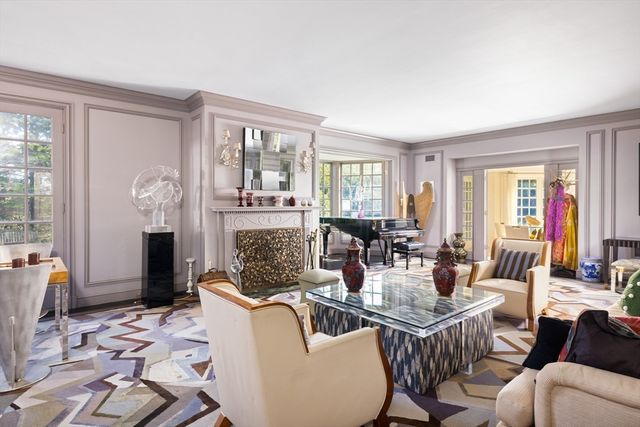 40 Singletree Rd, Brookline, MA 02467