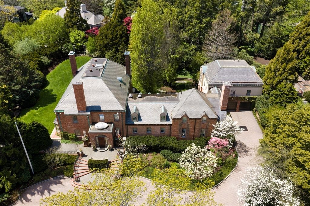 40 Singletree Rd, Brookline, MA 02467