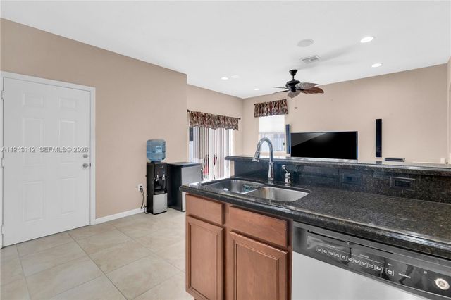 14102 SW 276th St, Homestead, FL 33032