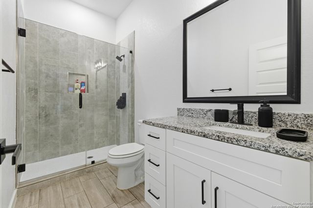 136 Summer Meadow, La Vernia, TX 78121