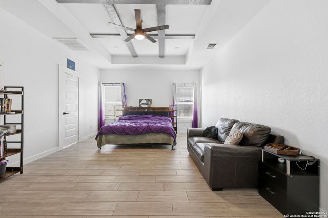 136 Summer Meadow, La Vernia, TX 78121