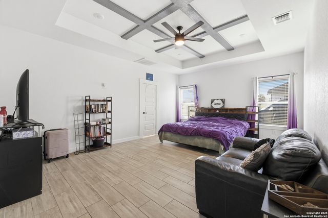 136 Summer Meadow, La Vernia, TX 78121