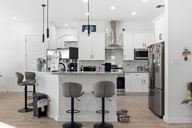 136 Summer Meadow, La Vernia, TX 78121