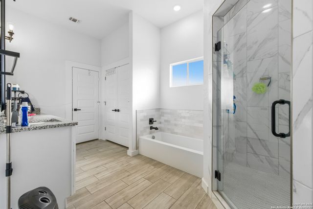 136 Summer Meadow, La Vernia, TX 78121