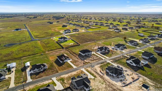136 Summer Meadow, La Vernia, TX 78121