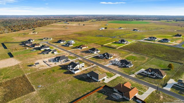 136 Summer Meadow, La Vernia, TX 78121