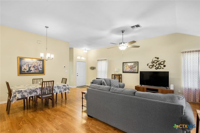 108 Providence Court, Victoria, TX 77904