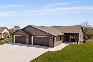 116 Sunrise COURT, Cedar Grove, WI 53013