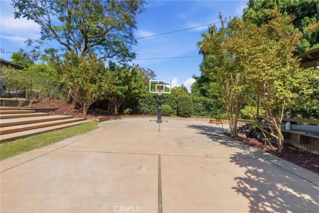 950 Hampton, Arcadia, CA 91006