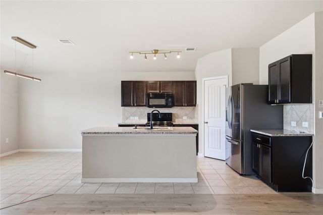5813 Roderick DR, Austin, TX 78724