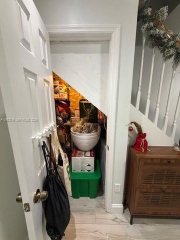 2167 Anchor Ct 2001, Dania Beach, FL 33312