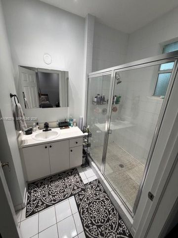 2167 Anchor Ct 2001, Dania Beach, FL 33312