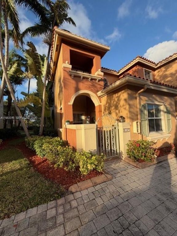 2167 Anchor Ct 2001, Dania Beach, FL 33312