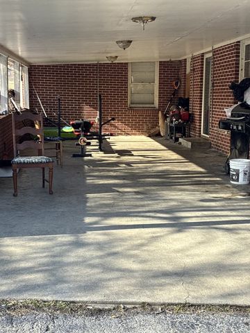 11 Stonewall Hwy, Carthage, TN 37030