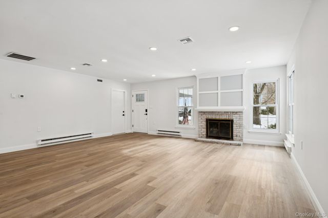 304 Kingston Court, Ridge, NY 11961