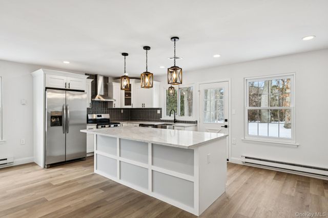 304 Kingston Court, Ridge, NY 11961