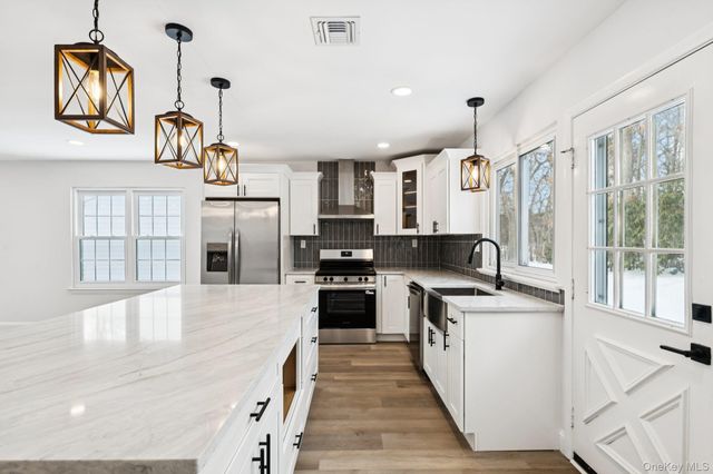 304 Kingston Court, Ridge, NY 11961