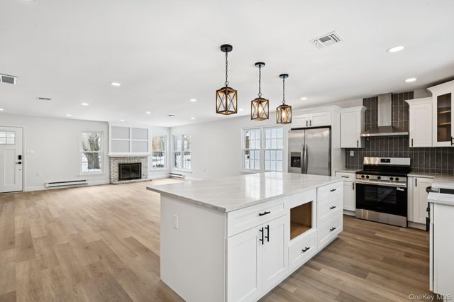 304 Kingston Court, Ridge, NY 11961