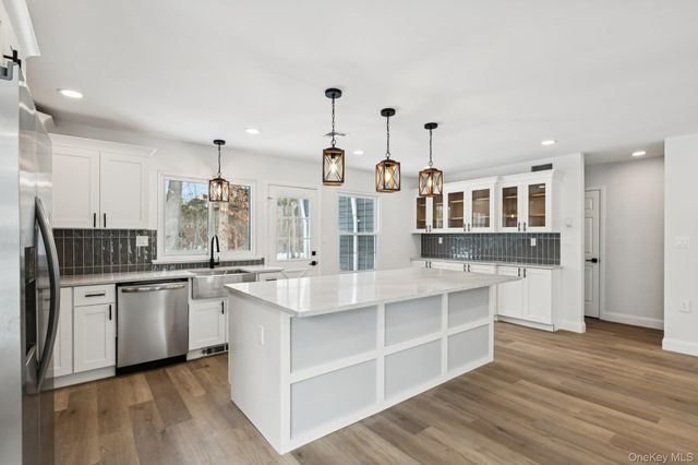 304 Kingston Court, Ridge, NY 11961