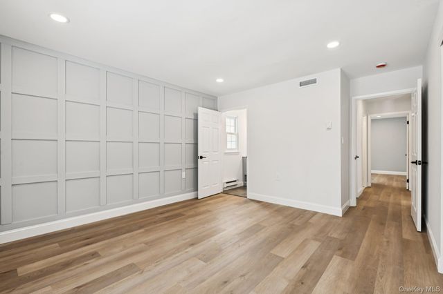 304 Kingston Court, Ridge, NY 11961