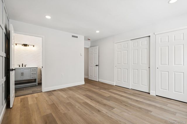 304 Kingston Court, Ridge, NY 11961