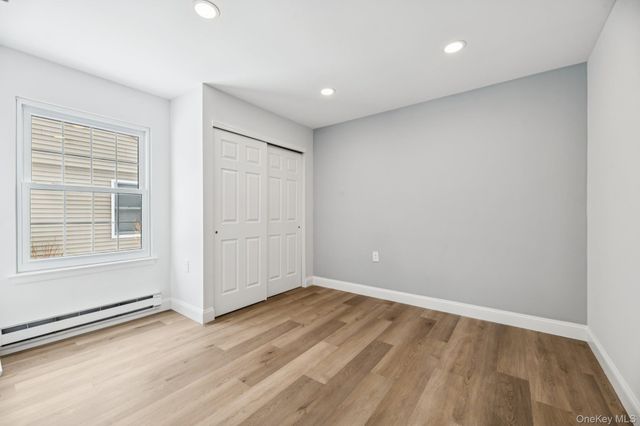 304 Kingston Court, Ridge, NY 11961