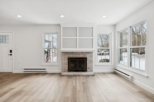 304 Kingston Court, Ridge, NY 11961