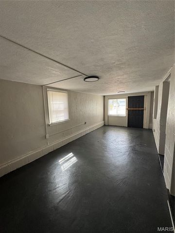 2419 Mary Avenue, Jennings, MO 63136