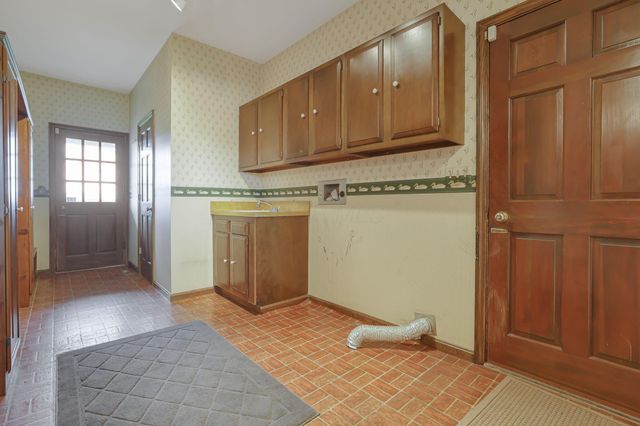 6711 Lancaster New Lexington Road SE, Lancaster, OH 43130