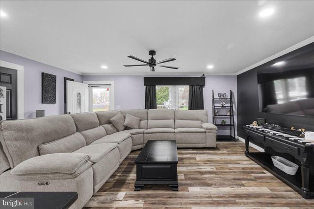 509 UPSHUR DR, Inwood, WV 25428