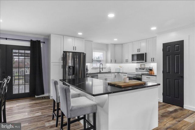 509 UPSHUR DR, Inwood, WV 25428