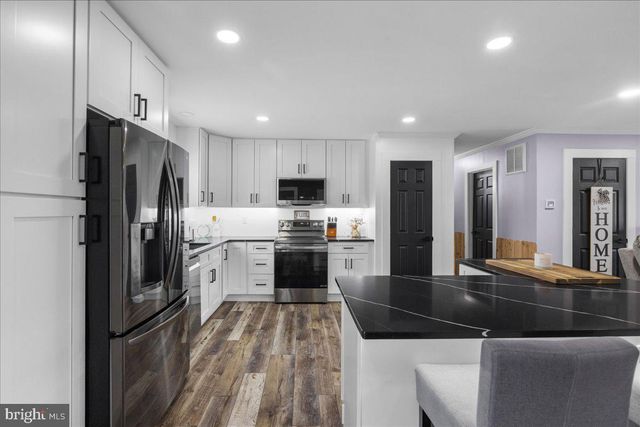 509 UPSHUR DR, Inwood, WV 25428