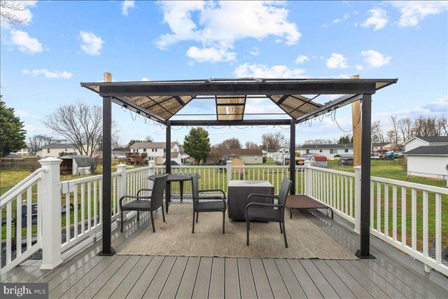 509 UPSHUR DR, Inwood, WV 25428