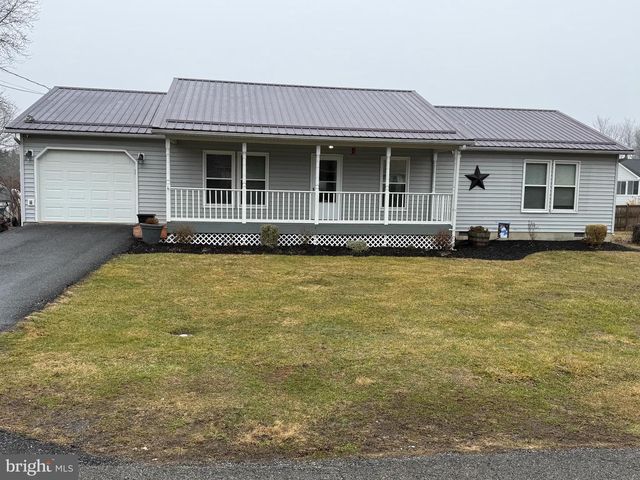 509 UPSHUR DR, Inwood, WV 25428