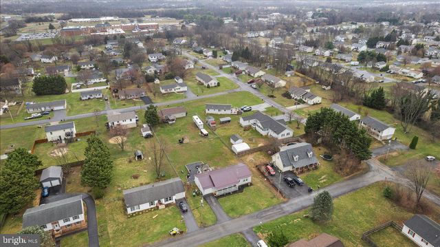 509 UPSHUR DR, Inwood, WV 25428