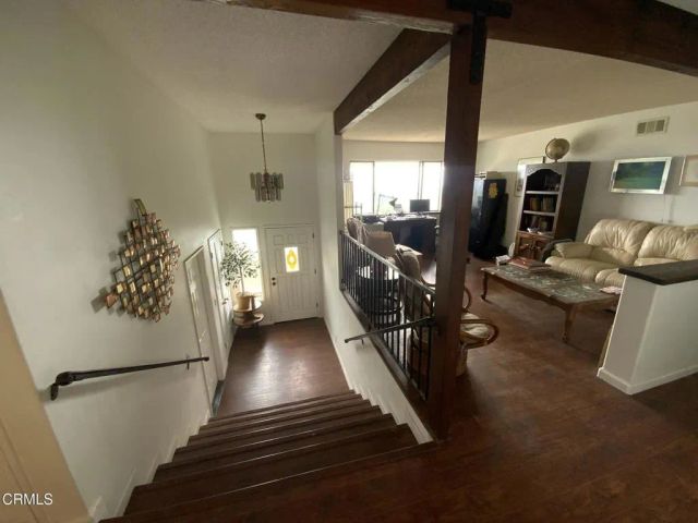 377 N Loop Drive North, Camarillo, CA 93010