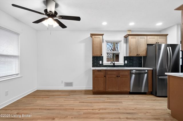 7919 Daffodil Dr, Louisville, KY 40258